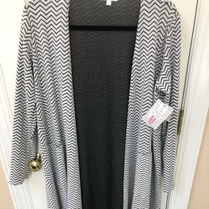 Medium LuLaRoe Sarah